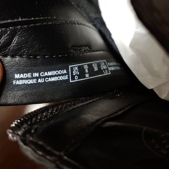 Clarks NWT Un Damson Mid Boots - Picture 8 of 8